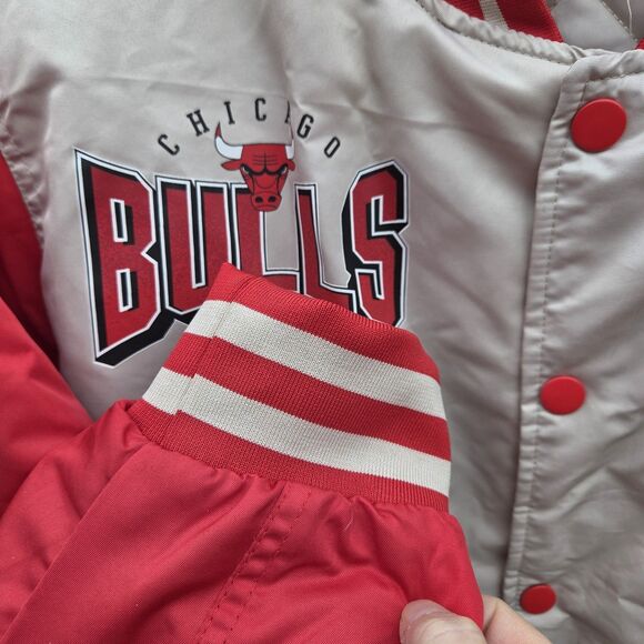 NBA Ultra Game Chicago Bulls Men's Bomber Jacket Size XL Ultra Game Authentic - Picture 10 of 16